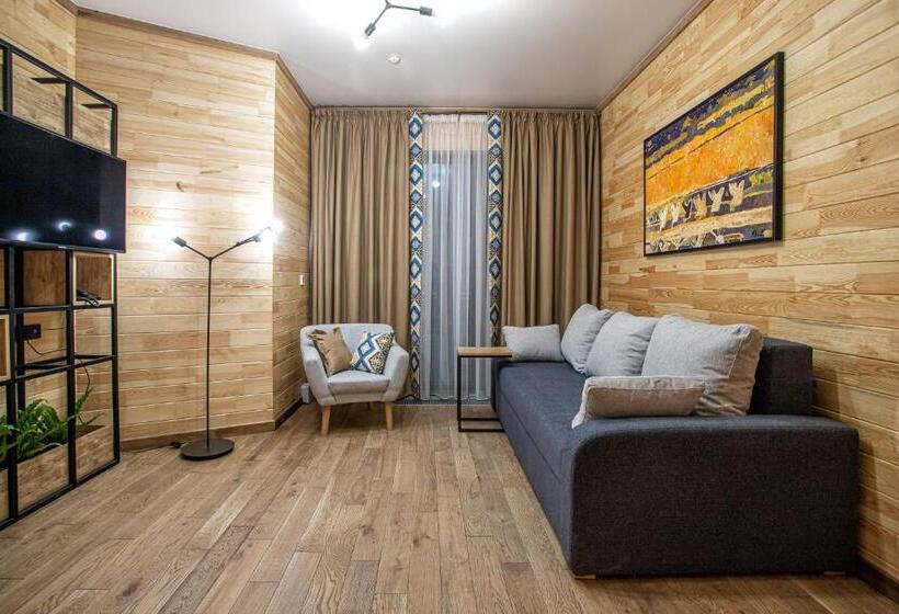 استودیوی استاندارد, Chalet Du Mont