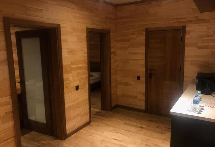 اتاق خانوادگی, Chalet Du Mont