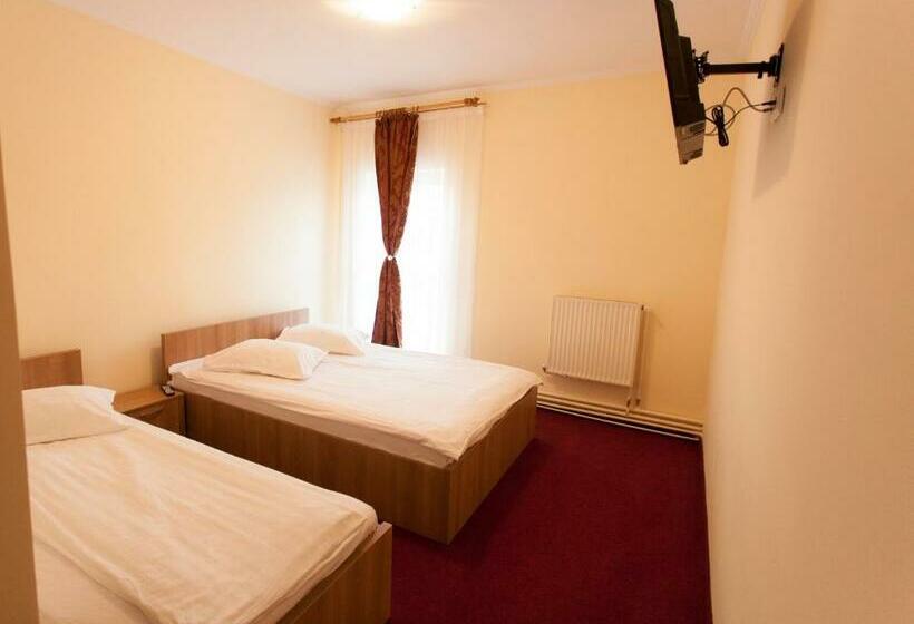 スタンダードトリプルルーム, Cazare Fan