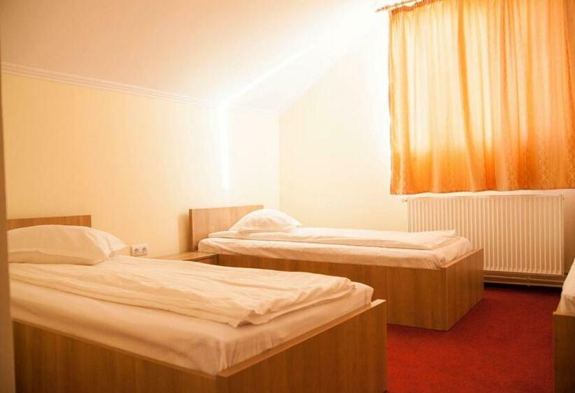 スタンダードトリプルルーム, Cazare Fan