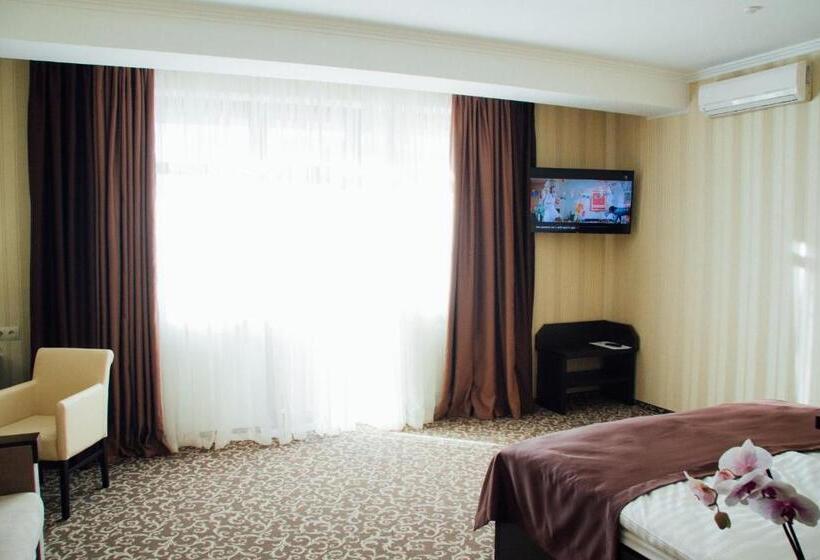 סוויטה עם מרפסת, Ferdinand