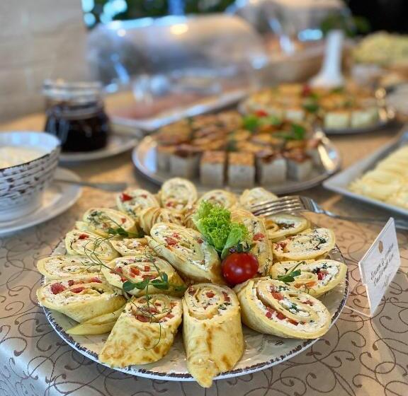 חדר משפחתי, Ferdinand