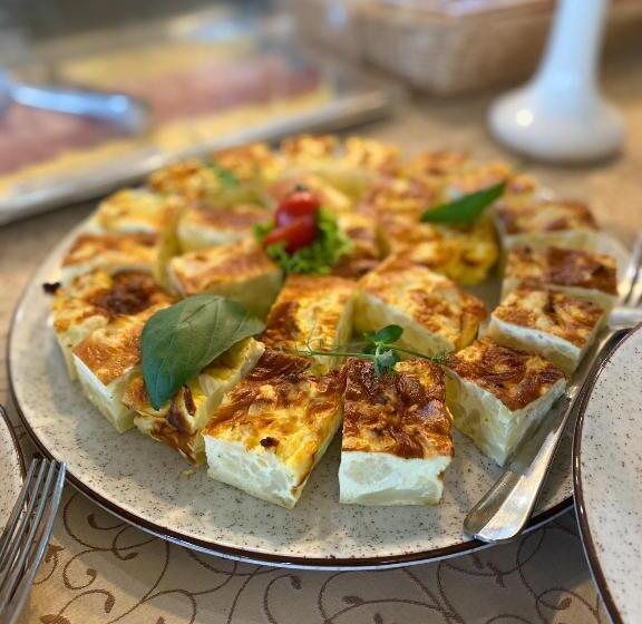 סוויטה עם מרפסת, Ferdinand