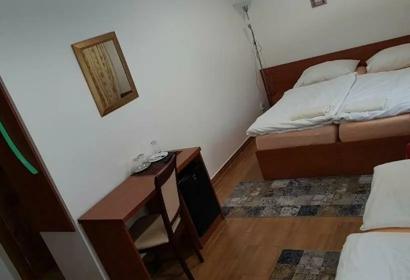 اتاق کلاسیک سه تخته, Penzion Pko Nitra