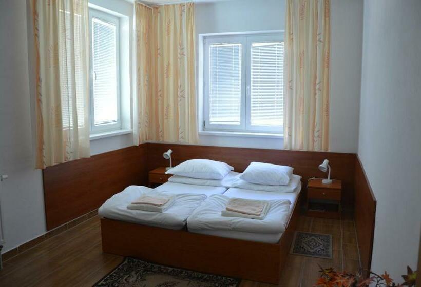 트리플 클래식 룸, Penzion Pko Nitra