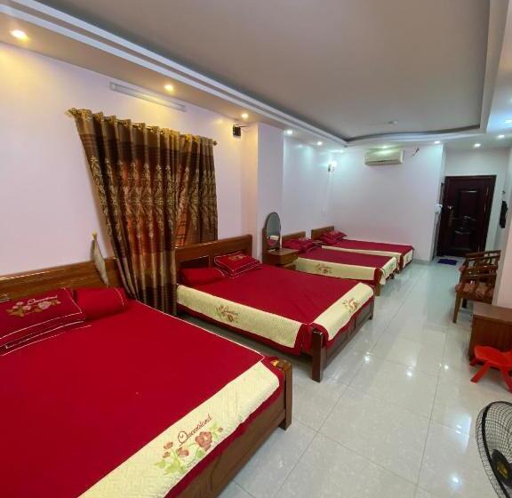 اتاق استاندارد چهارنفره با بالکن, Ruby Hostel
