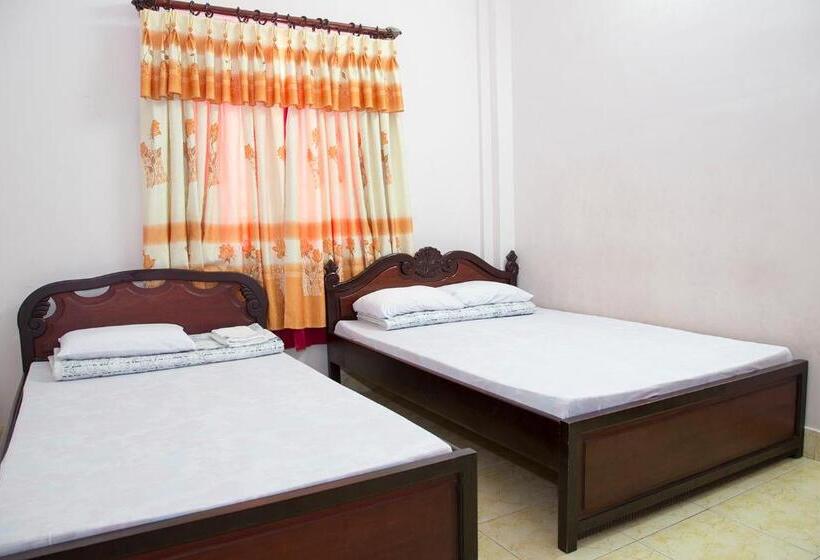 스탠다드 트리플 룸, Song Hung