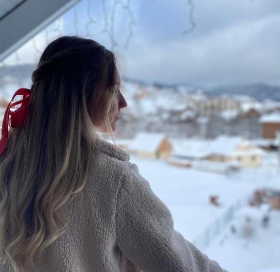 חדר משפתחתי סופריור, Zatyshok Nad Prutom