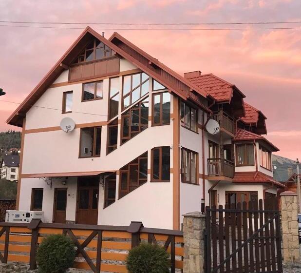 חדר משפתחתי סופריור, Zatyshok Nad Prutom