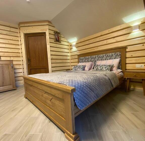 דירת שני חדרים, Zatyshok Nad Prutom