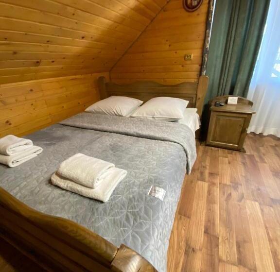 סוויטה משפחתית, Zatyshok Nad Prutom