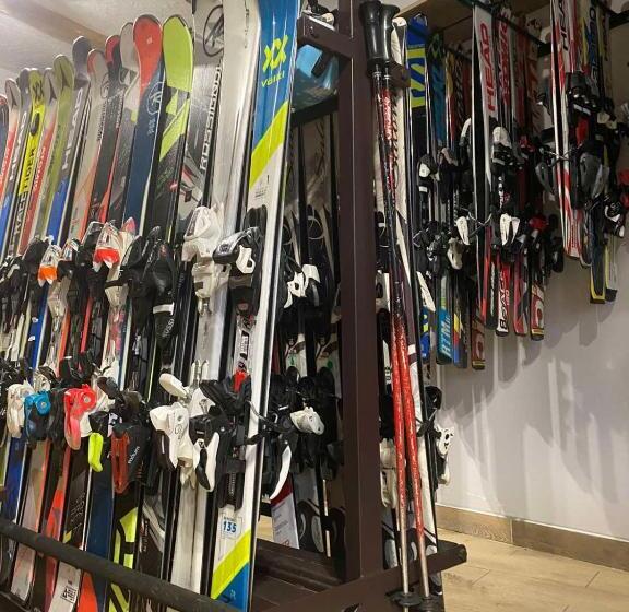 סוויטה משפחתית, Zatyshok Nad Prutom