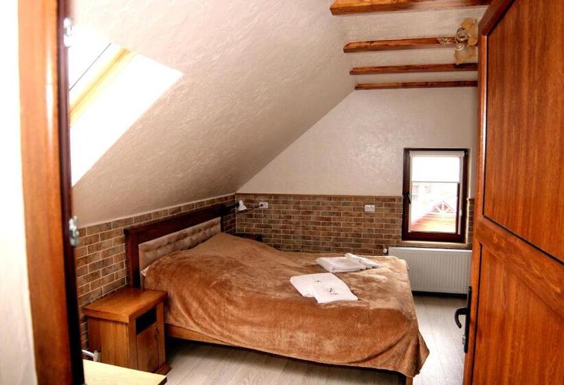 סוויטה עם נוף לנהר, Zatyshok Nad Prutom