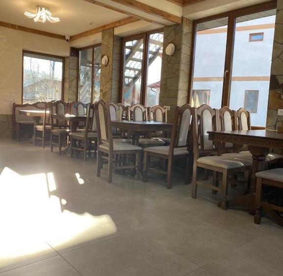 חדר משפתחתי סופריור, Zatyshok Nad Prutom