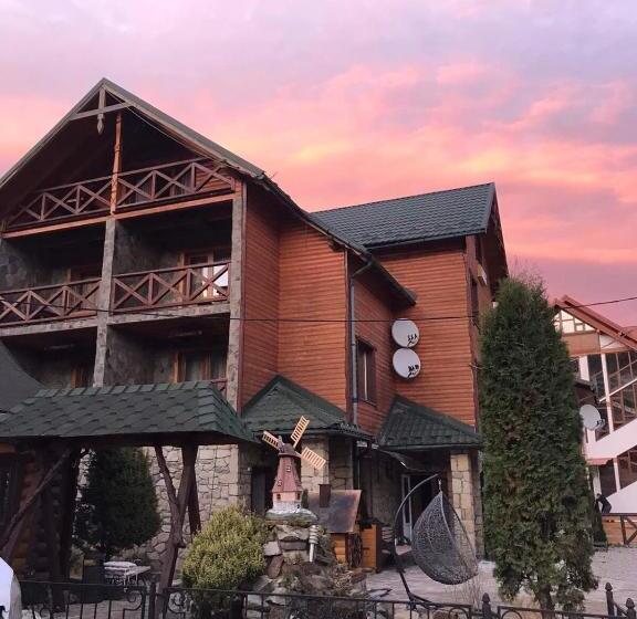 סוויטה משפחתית, Zatyshok Nad Prutom