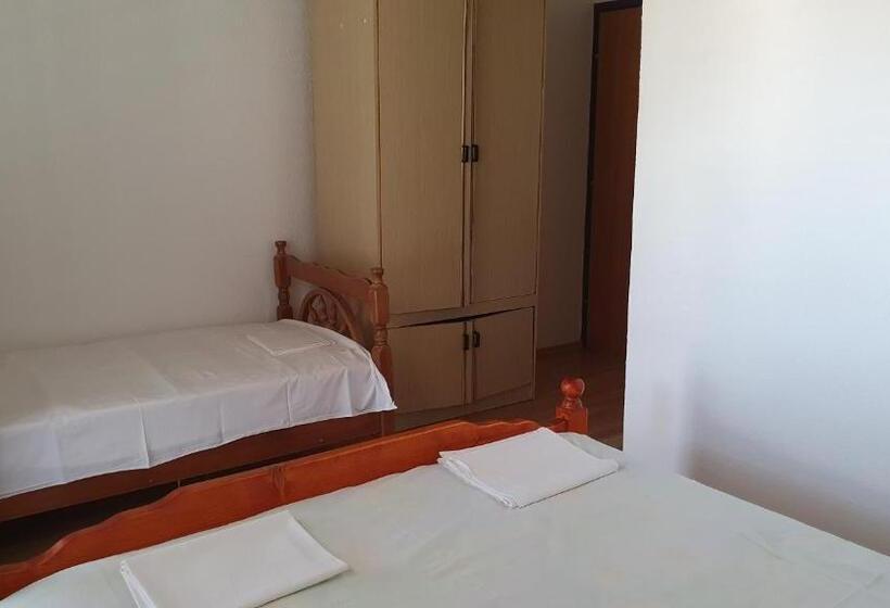 Comfort room with balcony, Guesthouse Sinani