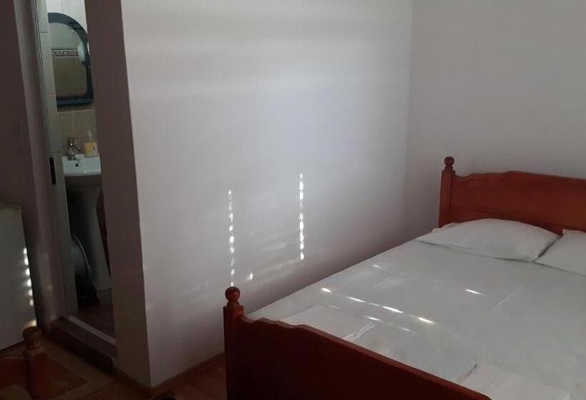 Comfort room with balcony, Guesthouse Sinani