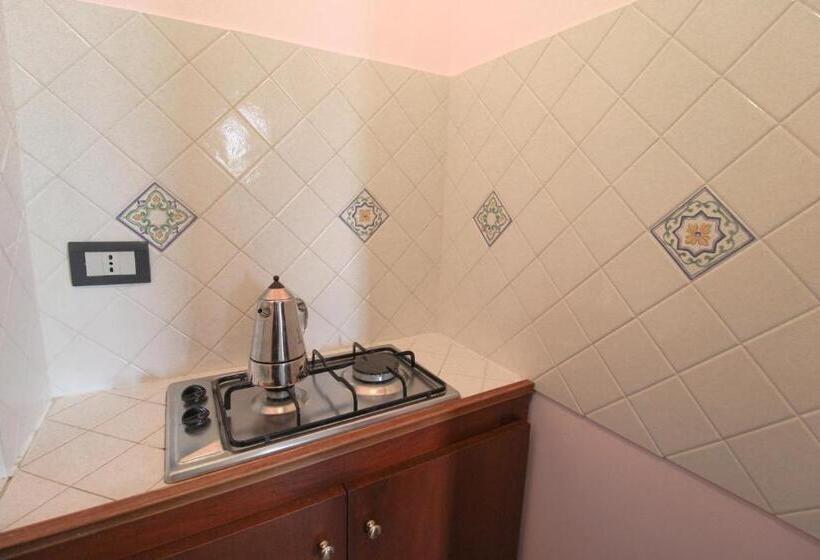 חדר משפחתי, Il Geranio