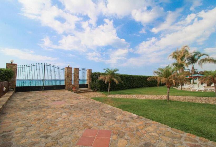 חדר משפחתי, Il Geranio