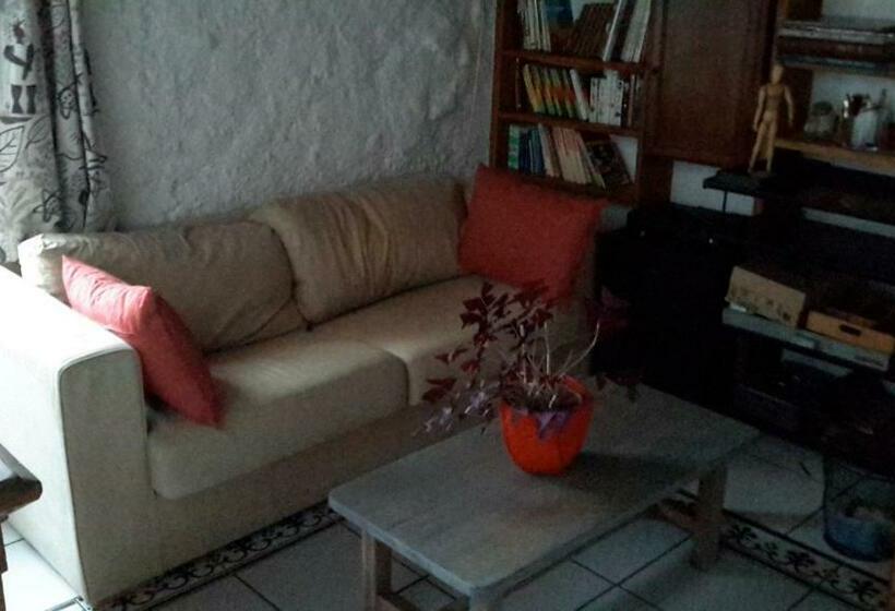 غرفة قياسية ثلاثية مطلة علي الحديقة, La Bergerie St Didier En Velay 43140