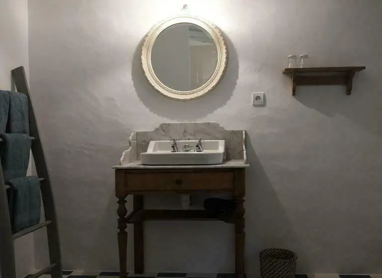 スタンダードルーム, La Cour Du Marronnier