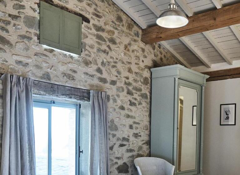 スタンダードルーム, La Cour Du Marronnier