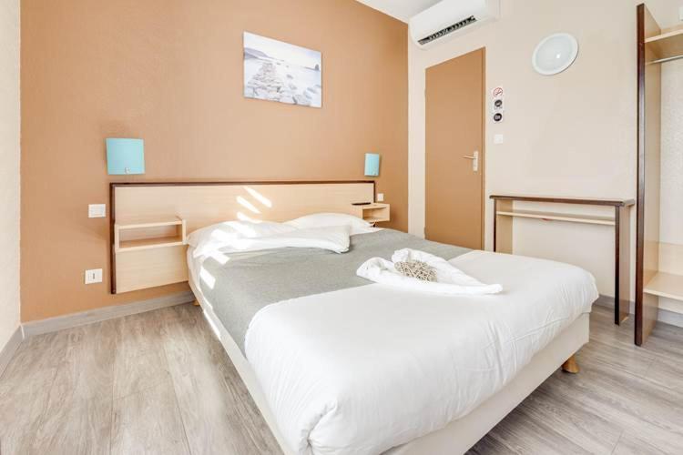 اتاق استاندارد, Rev