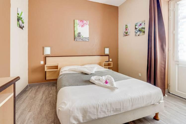 اتاق استاندارد, Rev