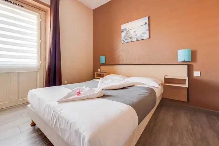 Chambre Triple Standard, Rev