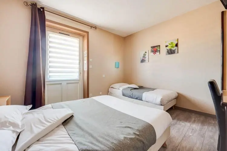 Chambre Triple Standard, Rev