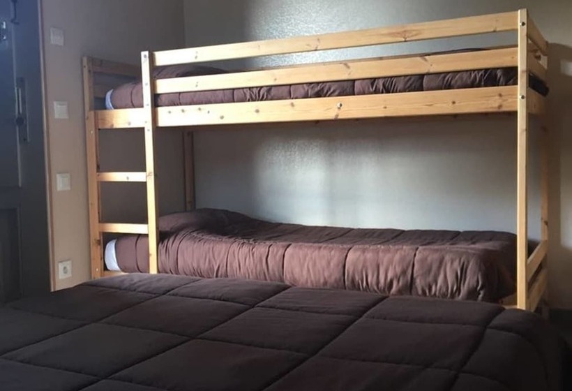 اتاق استاندارد چهار تخته, Rev