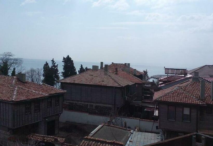 Apartamento 1 Dormitório Vista Mar, Kraybrezhna 3