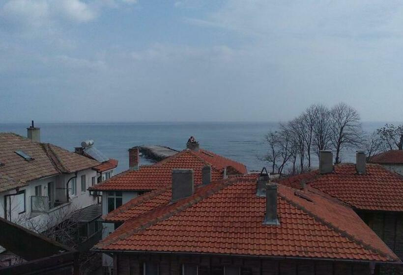 آپارتمان 1 خوابه با چشمانداز دریا, Kraybrezhna 3