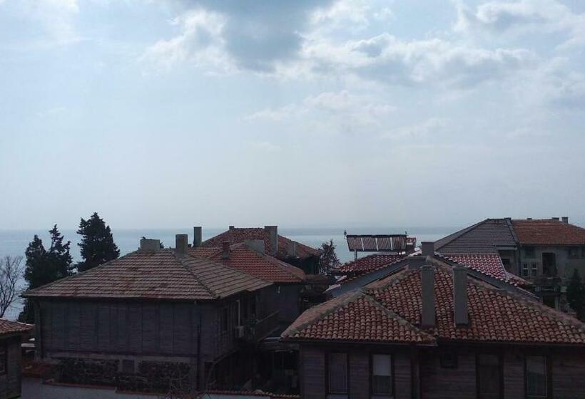 آپارتمان 1 خوابه با چشمانداز دریا, Kraybrezhna 3