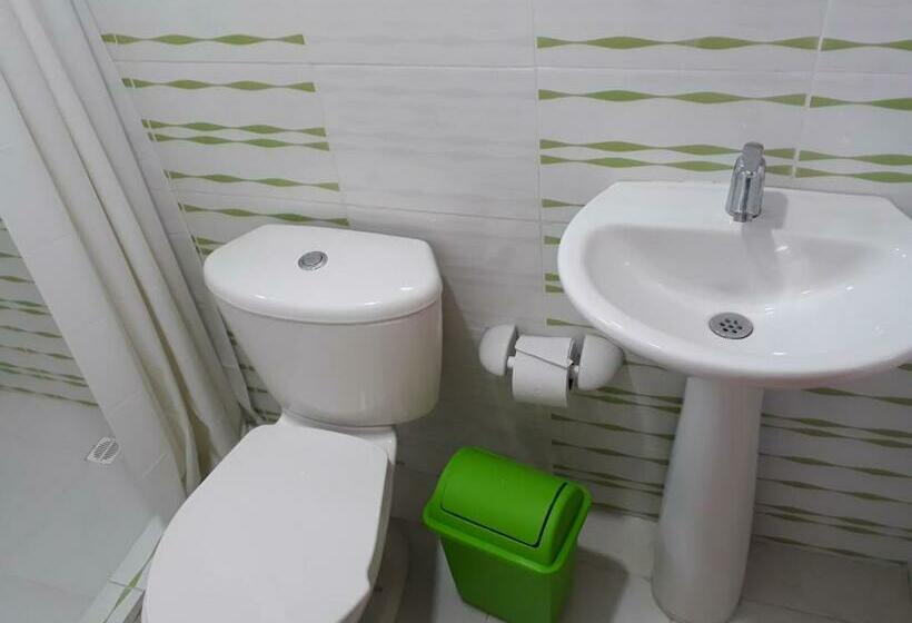 スタンダードトリプルルーム, Ludisa House