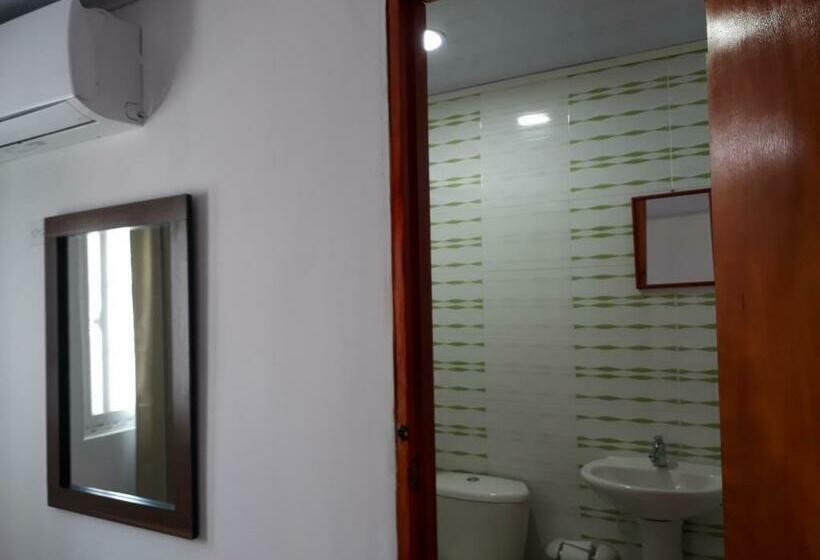 スタンダードトリプルルーム, Ludisa House