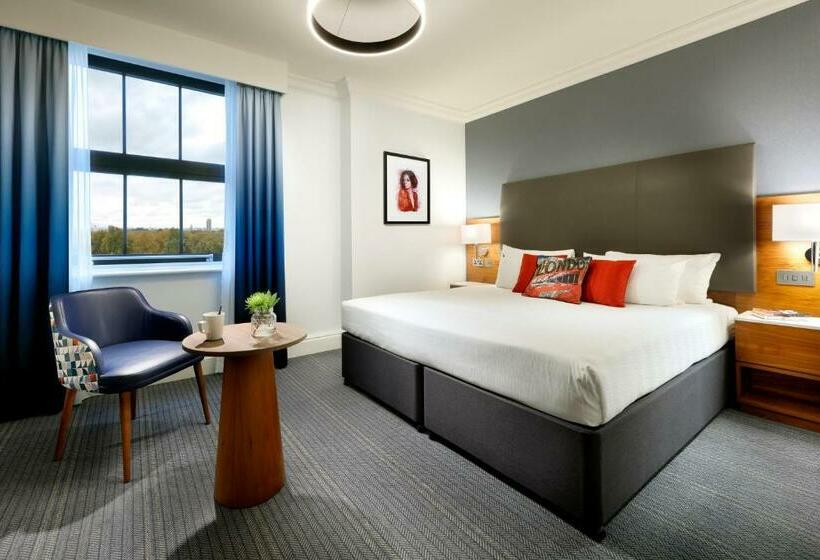 חדר דחוקס עם מיטת קינג, The Cumberland