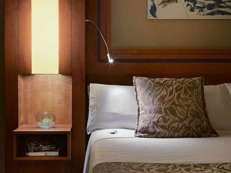 جناح جونيور, Adrián Hoteles Jardines De Nivaria