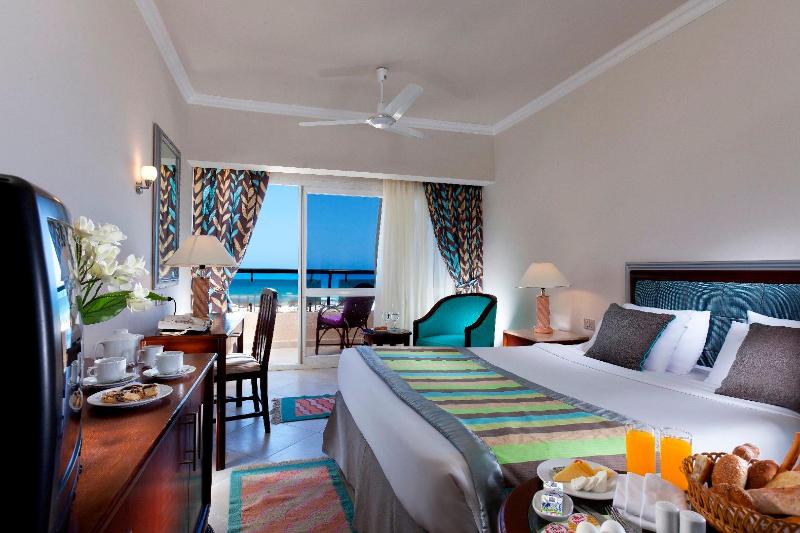 اتاق سوپریور با چشم‌انداز دریا, Borg El Arab Beach Resort