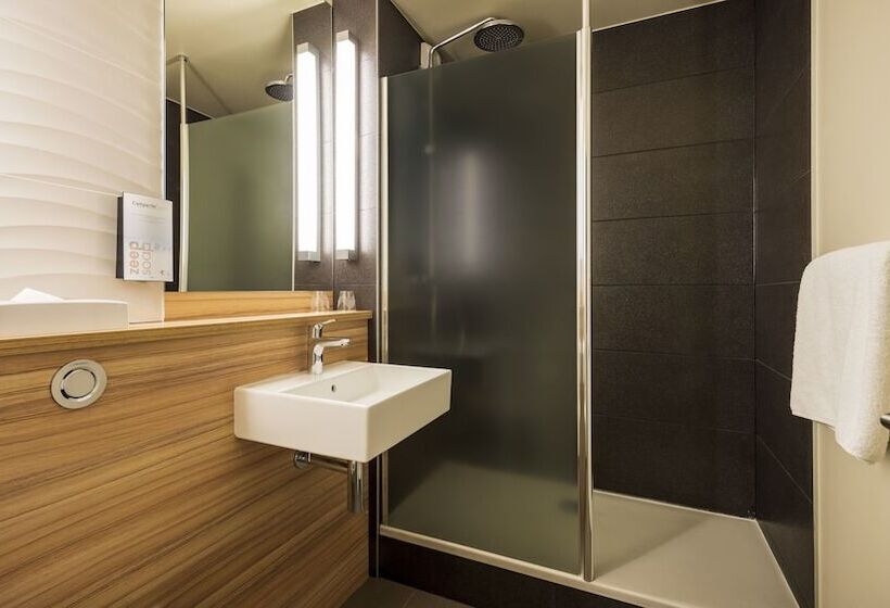 Номер Стандарт, Campanile Hotel   Birmingham
