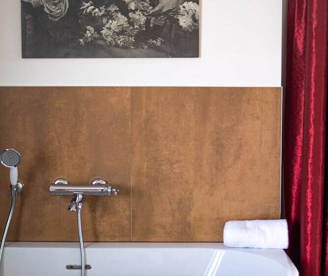 غرفة سوبيريور مطلّة علي النهر, Domaine De La Corniche