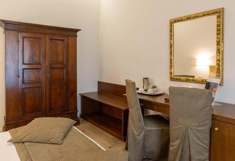 اتاق سوپریور, Machiavelli Palace