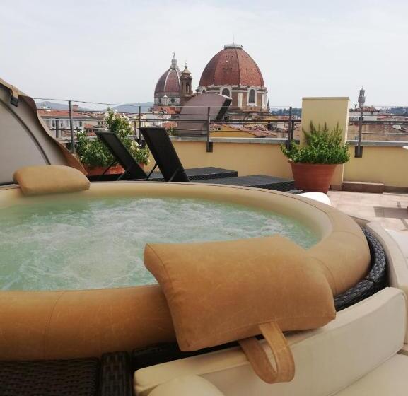 مجموعه ویستا شهر, Machiavelli Palace