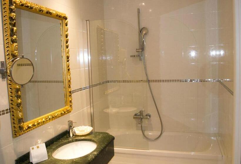 اتاق استاندارد با چشم‌انداز, Machiavelli Palace