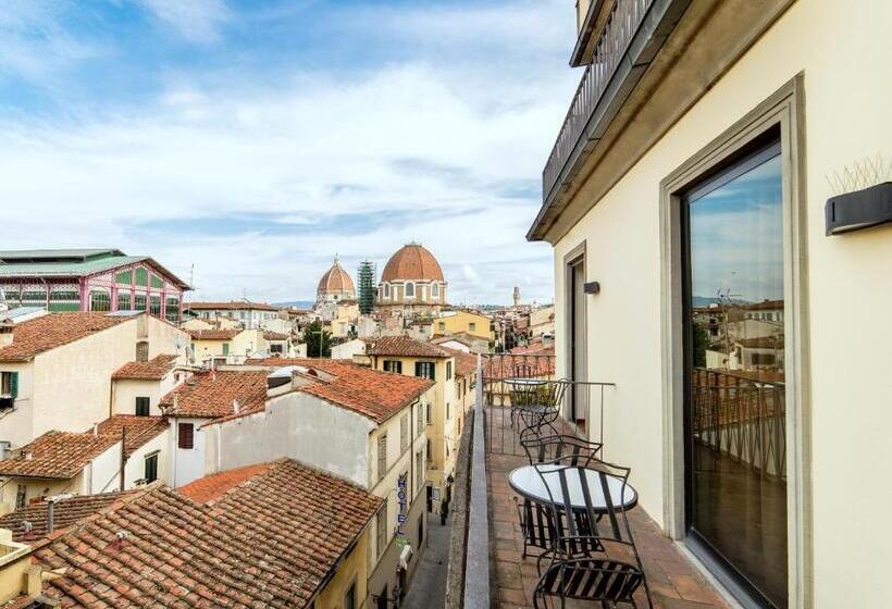 اتاق استاندارد با چشم‌انداز, Machiavelli Palace