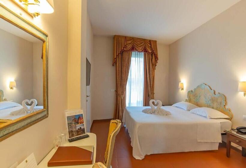 اتاق استاندارد با تراس, Machiavelli Palace