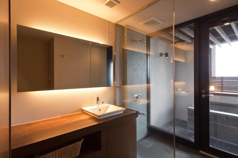 اتاق استاندارد چهار تخته, Machiavelli Palace