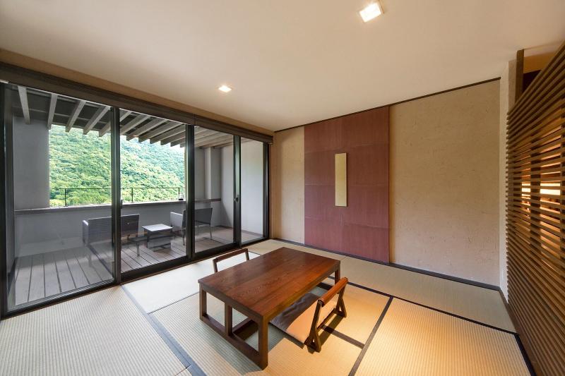 اتاق استاندارد چهار تخته, Machiavelli Palace