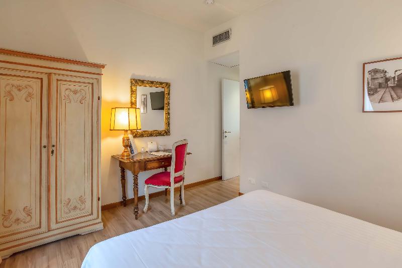 سوییت جونیور, Machiavelli Palace