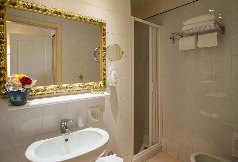 اتاق استاندارد, Machiavelli Palace